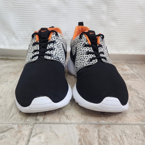 Nike Roshe One Safari, Black/Clay Orange/Summit White, Size: 7Y, 8.5 Women's - Picture 7 of 12